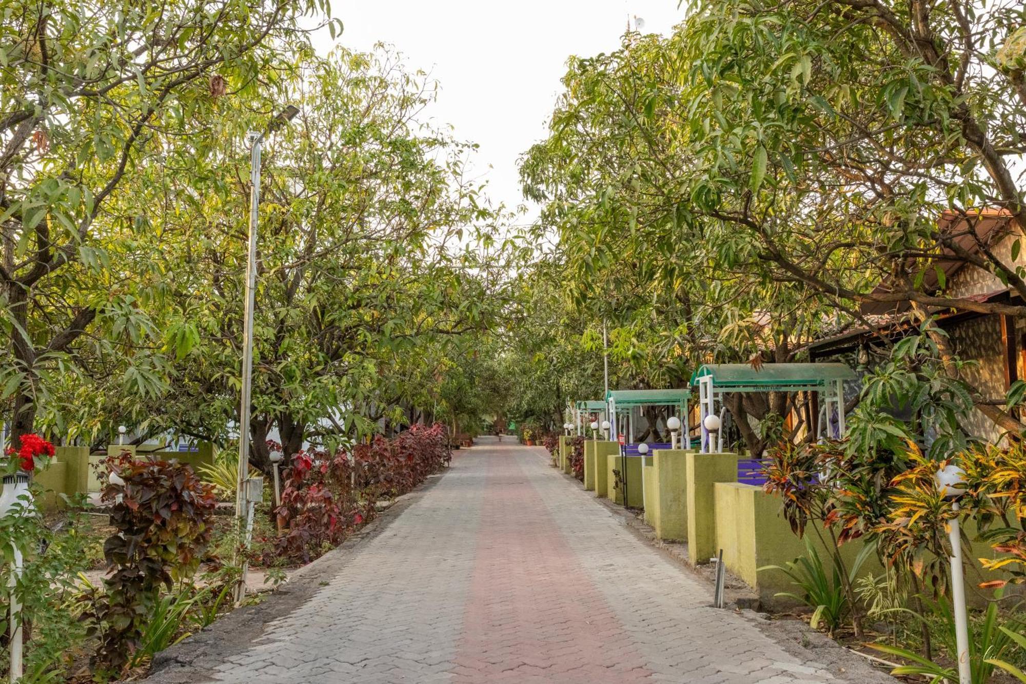 Daksh Resort And Amusement Park Sasan Gir Exterior photo